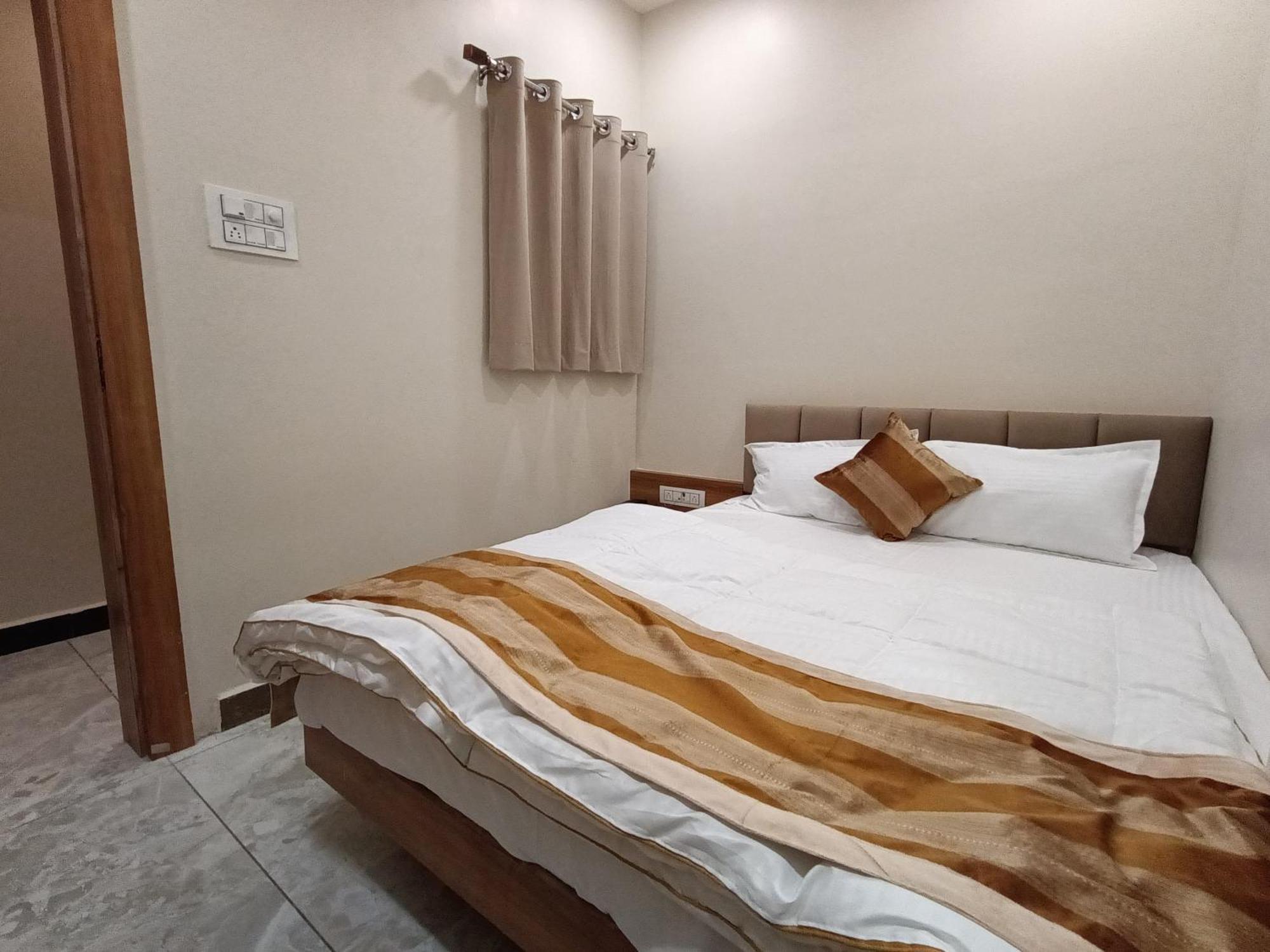 Shree Shyamraj Hotel Удджайн Екстер'єр фото