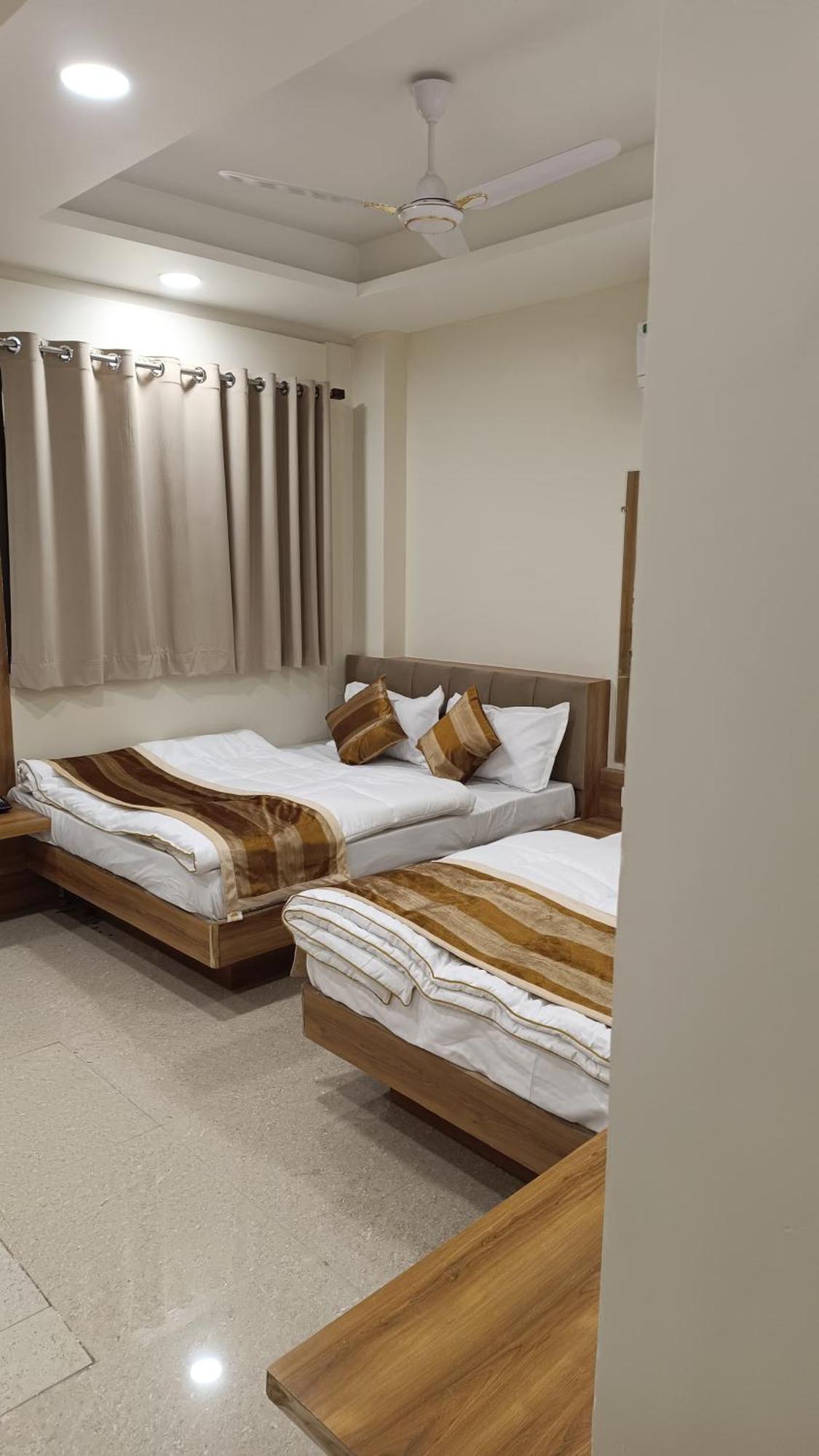 Shree Shyamraj Hotel Удджайн Екстер'єр фото