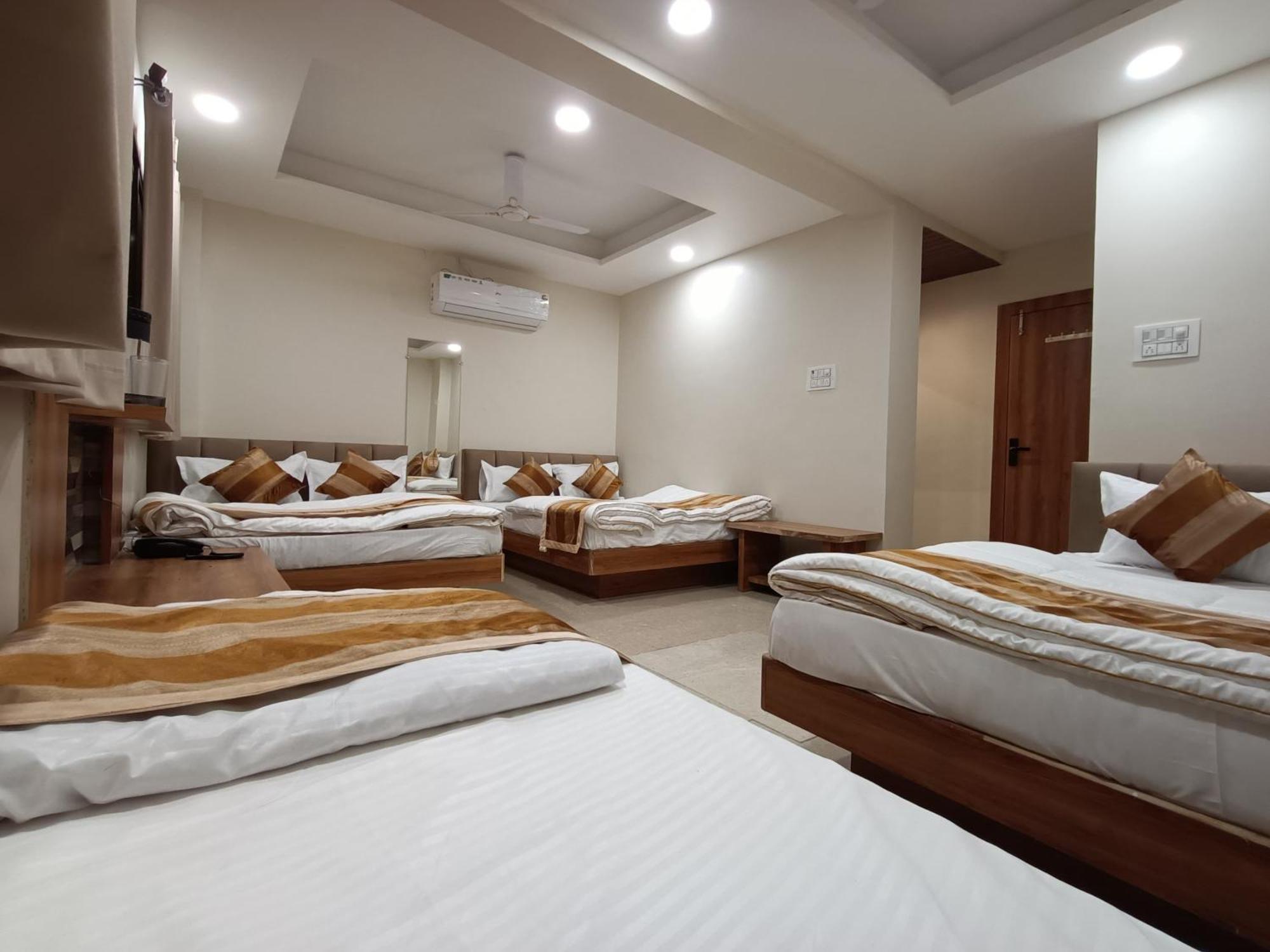 Shree Shyamraj Hotel Удджайн Екстер'єр фото