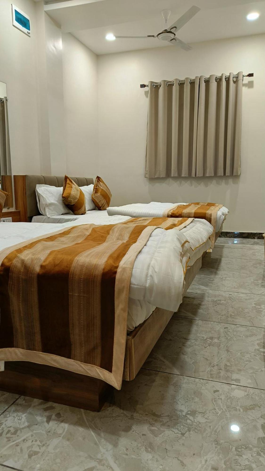 Shree Shyamraj Hotel Удджайн Екстер'єр фото